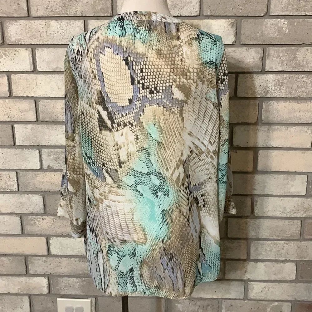 3for$20 see through blouse medium - Picture 2 of 3